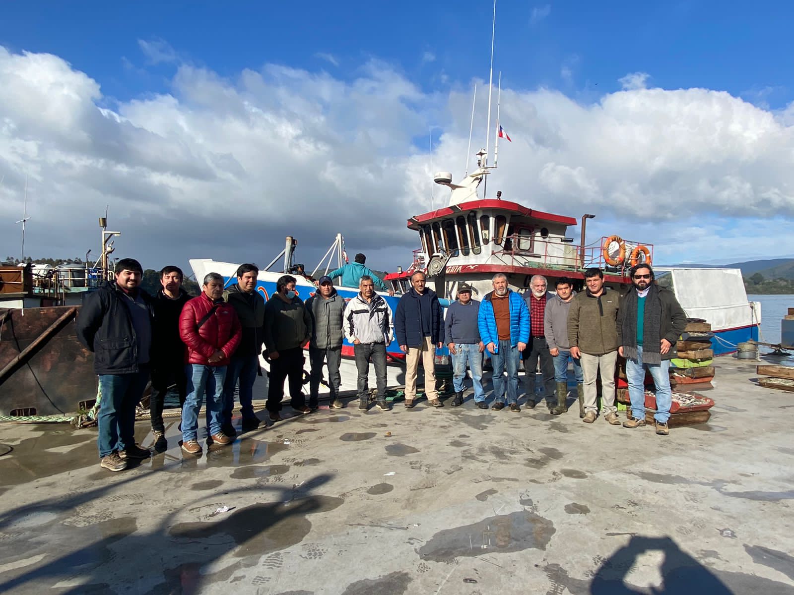 Director Nacional de Obras Portuarias se reúne con pescadores y pescadoras de la Región de Los Ríos