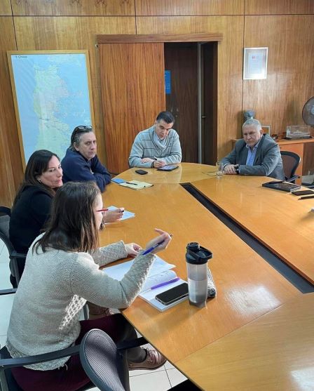 Autoridades de la DOP se reunieron con alcalde de Ancud