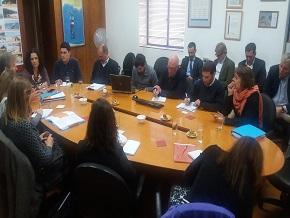 Delegación comercial holandesa en manejo de agua se reunió con la Dirección de Obras Portuarias