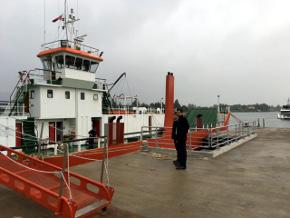 Barcaza Tehuelche que realizará conexión entre Las Mulatas y Torobayo ya está en Valdivia