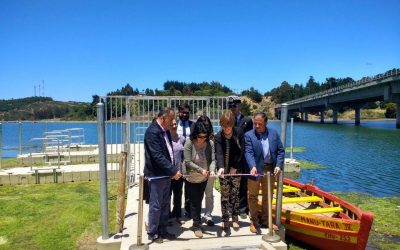 Inauguran muelle flotante en Laguna de Cahuil en Pichilemu, un nuevo espacio para deportes náuticos y actividades recreativas