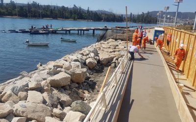 Dirección de Obras Portuarias construye muelle para canoístas del río Maule en Constitución