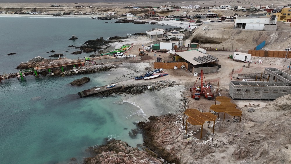 DOP inspecciona obras en Caleta Hornitos y constata 50% de avance en nueva infraestructura portuaria