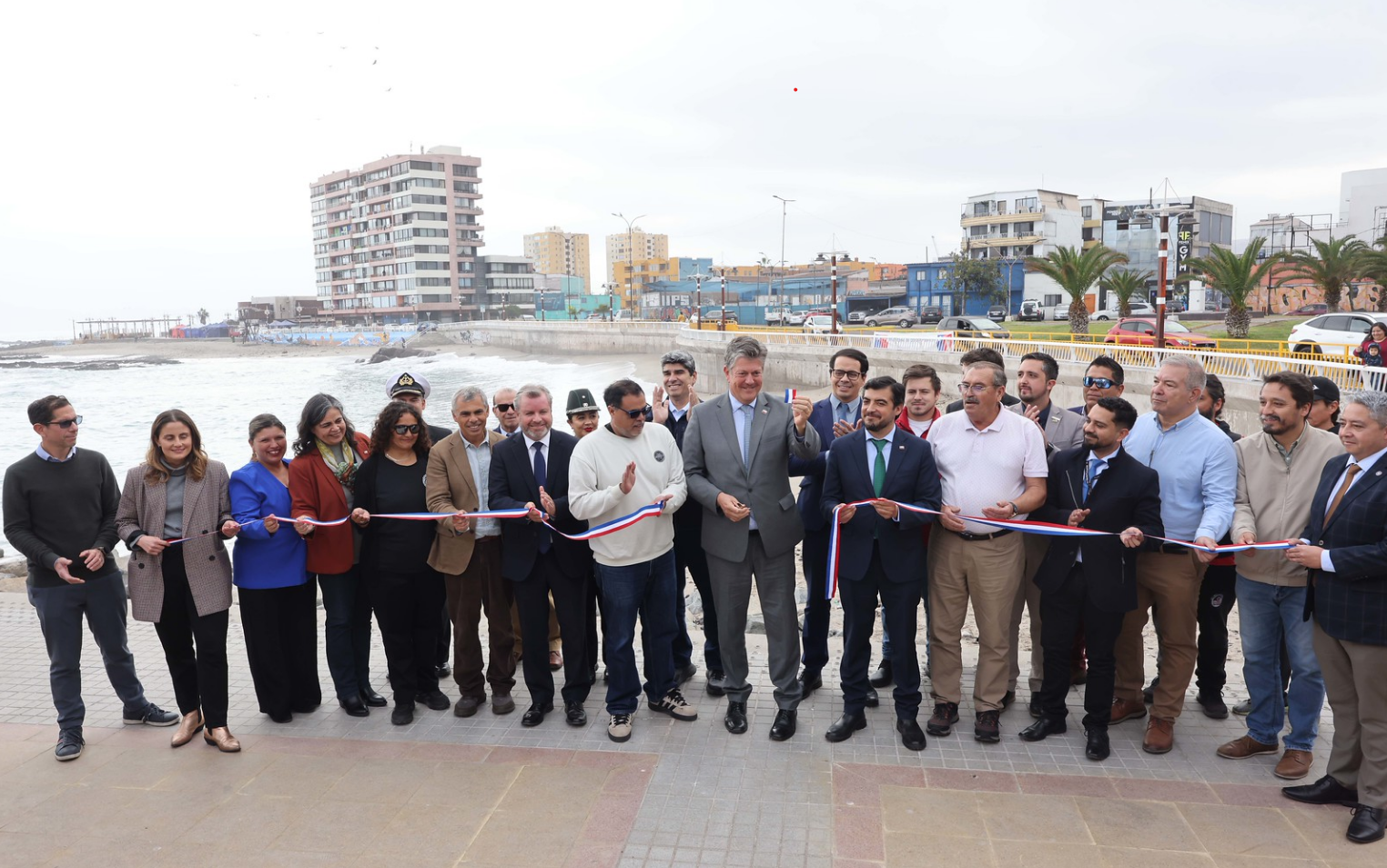 MOP inaugura nuevo muro de protección costera de Playa Bellavista y recupera espacio público para la comunidad de Iquique